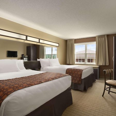 Microtel Inn & Suites By Wyndham Mineral Wells/Parkersburg Екстериор снимка