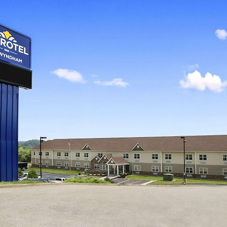 Microtel Inn & Suites By Wyndham Mineral Wells/Parkersburg Екстериор снимка