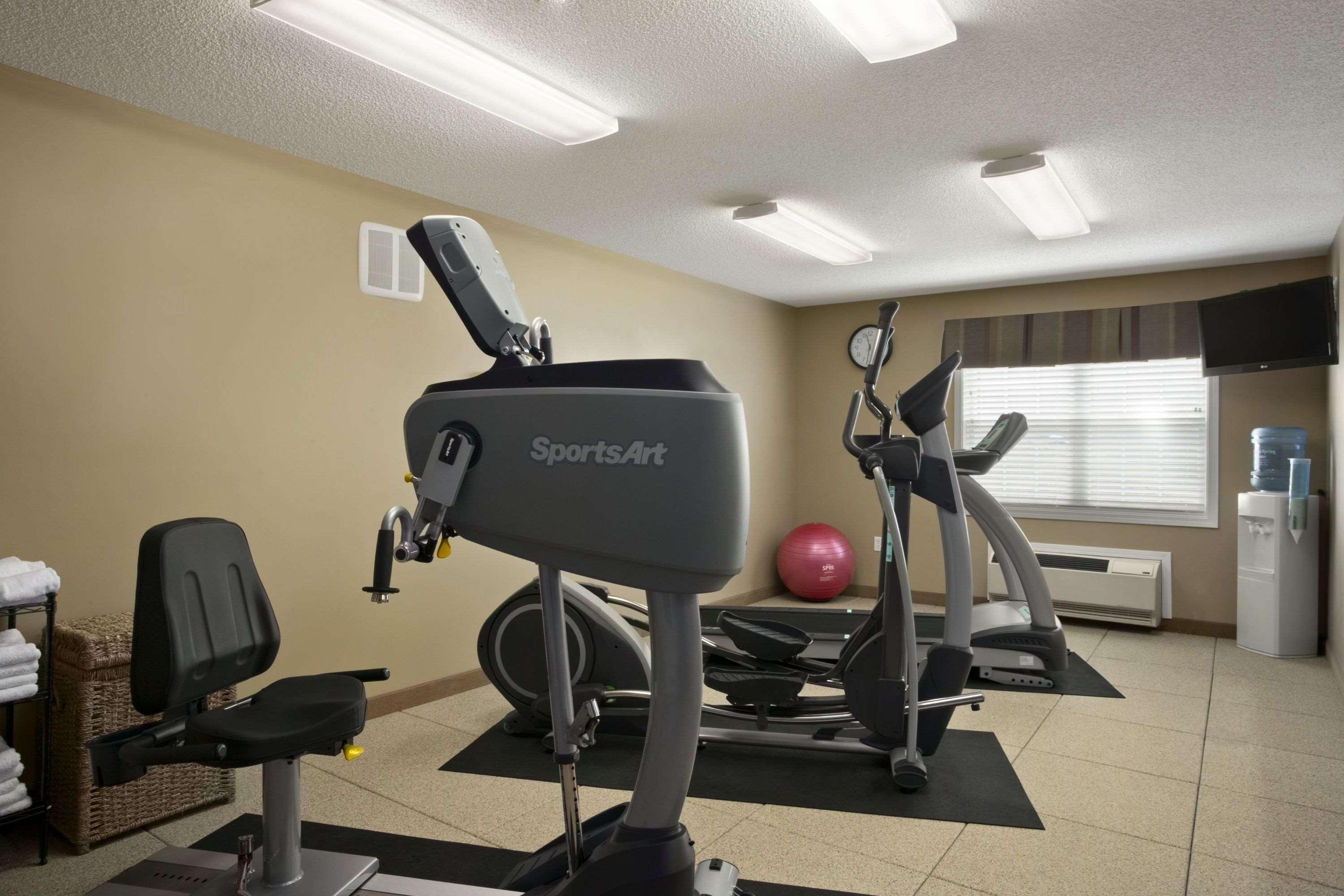 Microtel Inn & Suites By Wyndham Mineral Wells/Parkersburg Екстериор снимка